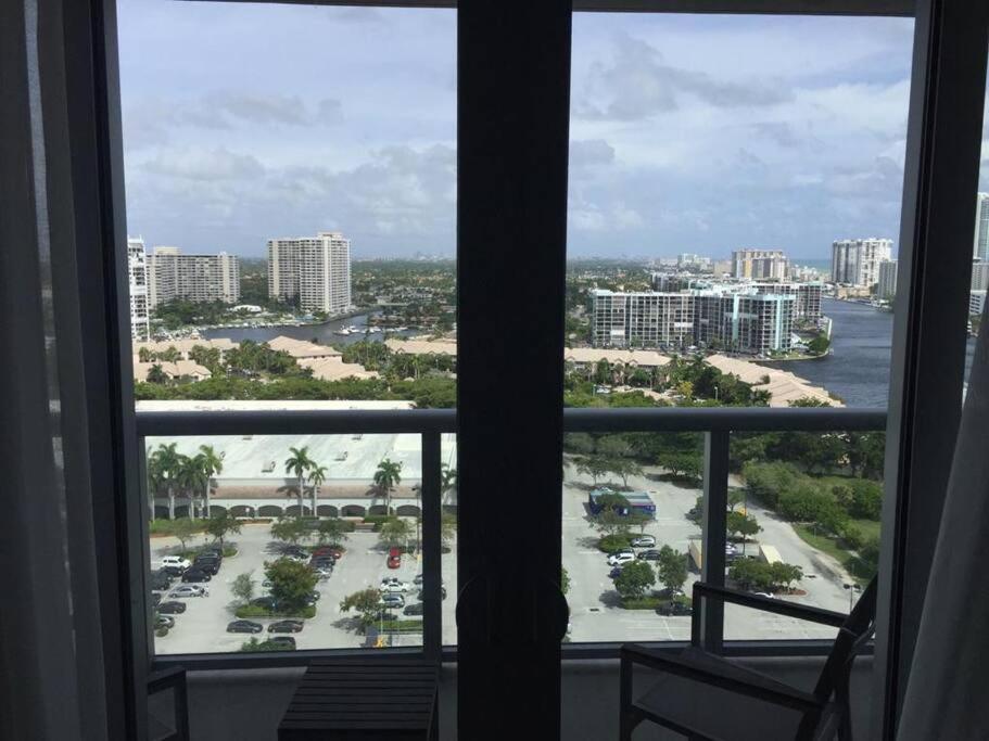 Lovely 2bed 1bath With Private Balcony 18th Floor Hallandale Beach