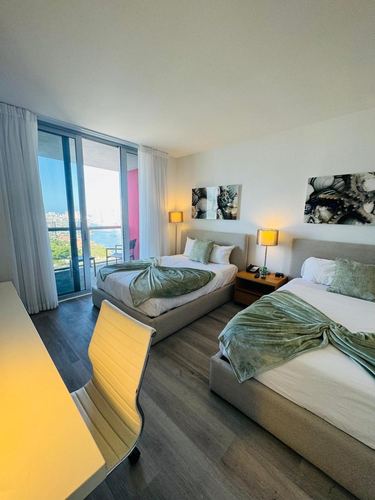 Lovely 2bed 1bath With Private Balcony 18th Floor Hallandale Beach