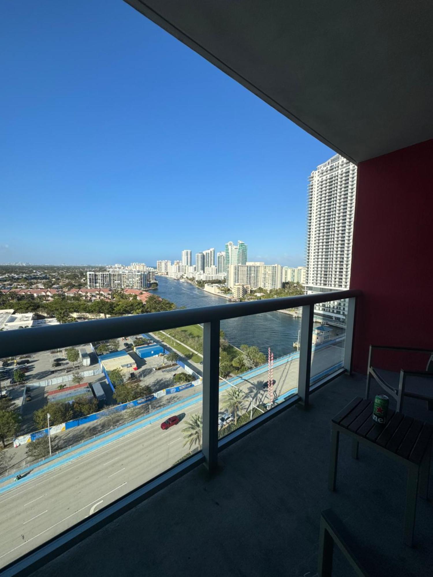 Apartment Lovely 2bed 1bath With Private Balcony 18th Floor Hallandale Beach
