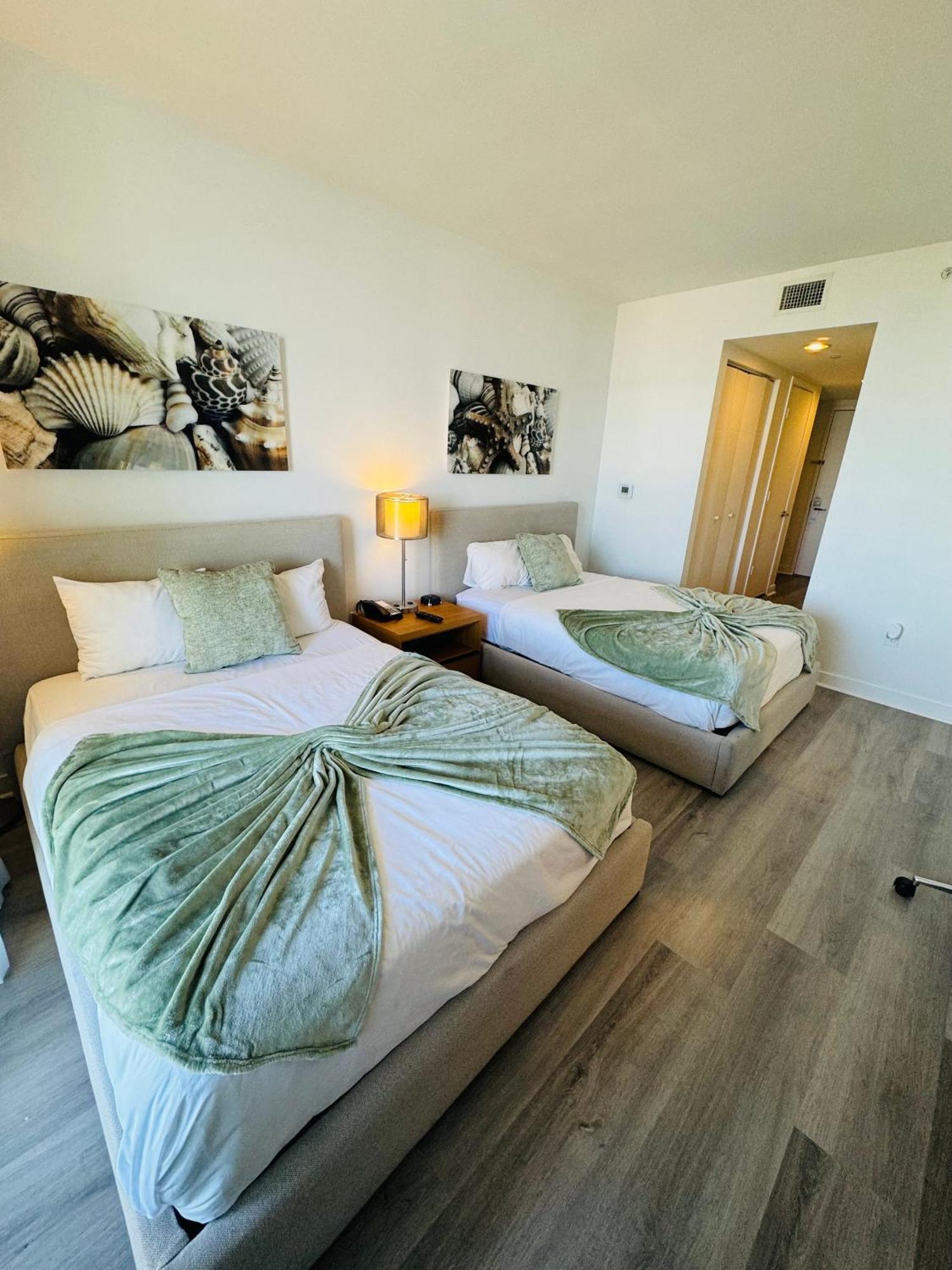 Apartment Lovely 2bed 1bath With Private Balcony 18th Floor Hallandale Beach