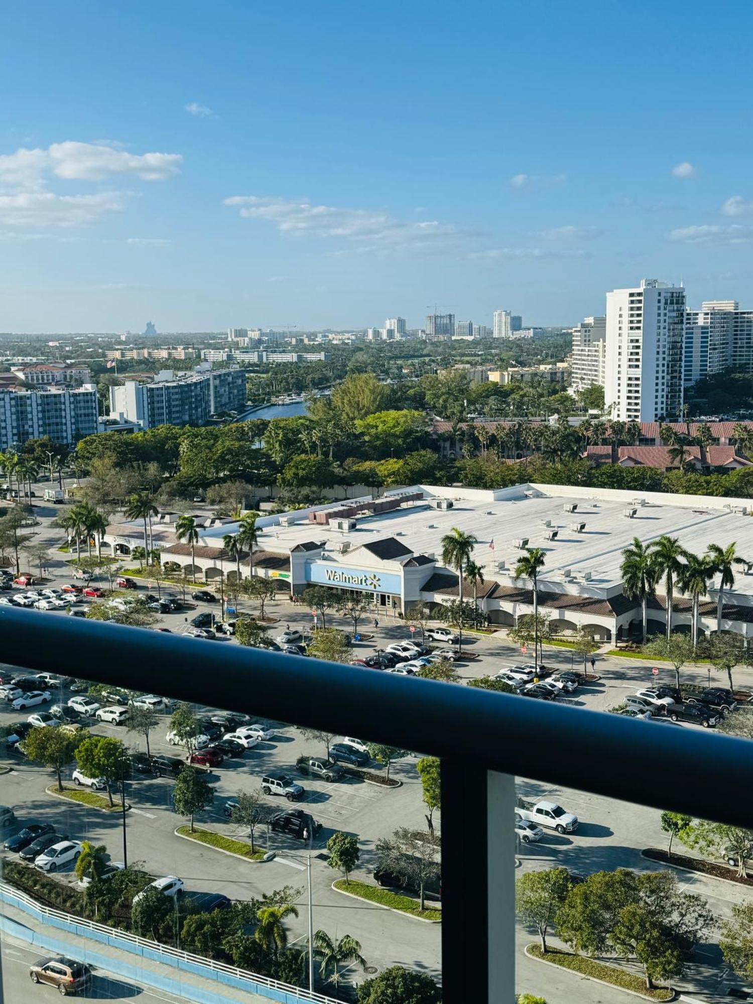 Lovely 2bed 1bath With Private Balcony 18th Floor *
