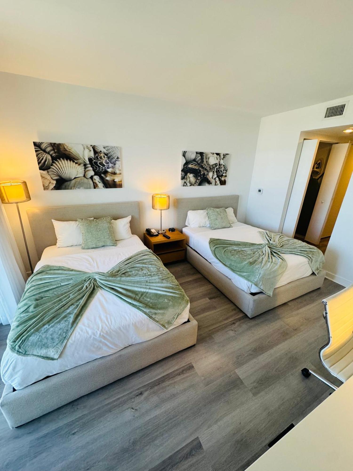 Lovely 2bed 1bath With Private Balcony 18th Floor * Hallandale Beach